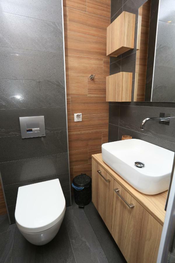 Kyana Downtown Studios เทสซาโลนิกิ ภายนอก รูปภาพ